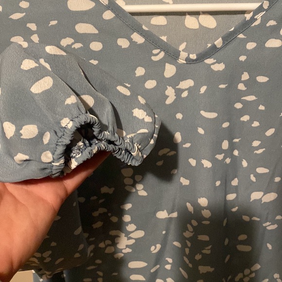 Light Blue Abstract Long-sleeve Blouse - Picture 4 of 4